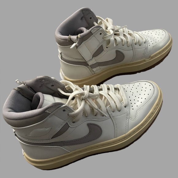 Women’s Nike Air Jordan Elevate High SE, Size 8 (Men’s 6.5), White/Brown - Picture 3 of 8